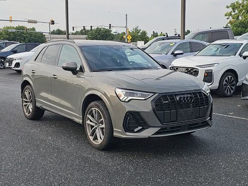 Certified 2025 Audi Q3 2.0T Premium w/ Convenience Package AWD/4WD image 1