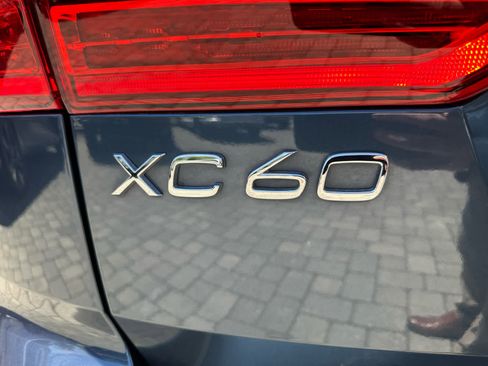 Used 2023 Volvo XC60 T8 Plus w/ Climate Package AWD/4WD image 32