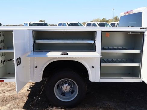 New 2025 GMC Sierra 3500 Pro w/ Convenience Package RWD image 10