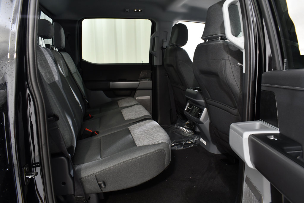 New 2026 Ford F350 XLT w/ XLT Premium Package AWD/4WD image 19