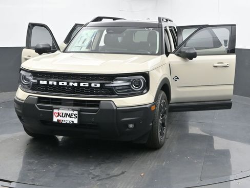 New 2025 Ford Bronco Sport Outer Banks w/ Outer Banks Tech Package+ image 53