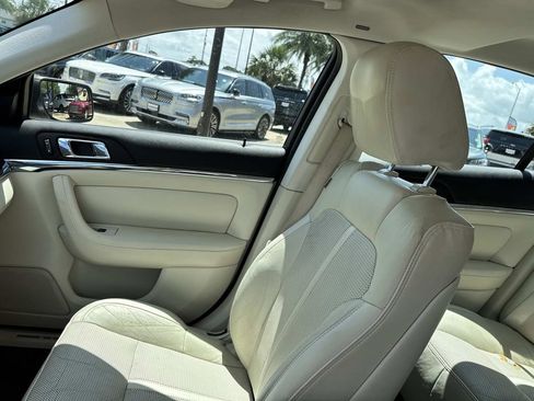 Used 2011 Lincoln MKS FWD image 17