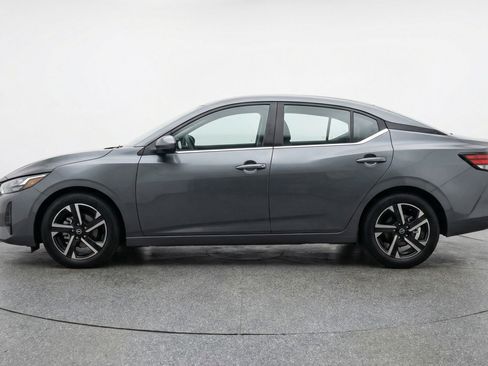 Used 2025 Nissan Sentra SV image 5