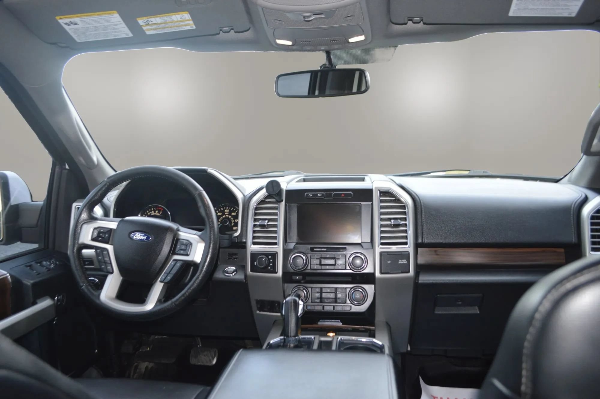 Used 2015 Ford F150 Lariat w/ Equipment Group 501A Mid AWD/4WD image 25