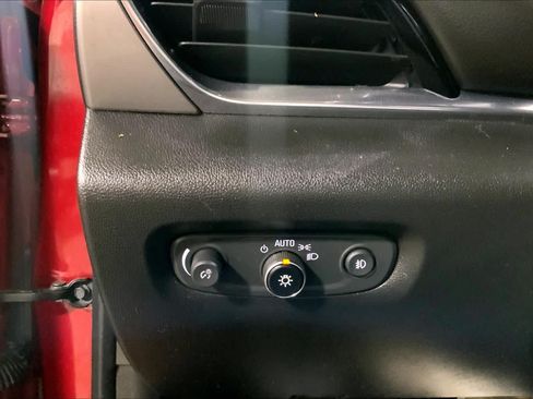 Used 2018 Chevrolet Traverse LT AWD/4WD image 35