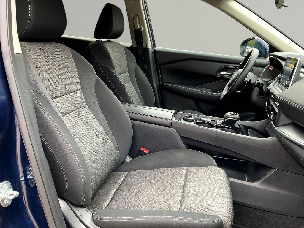 Used 2024 Nissan Rogue SV AWD/4WD image 32