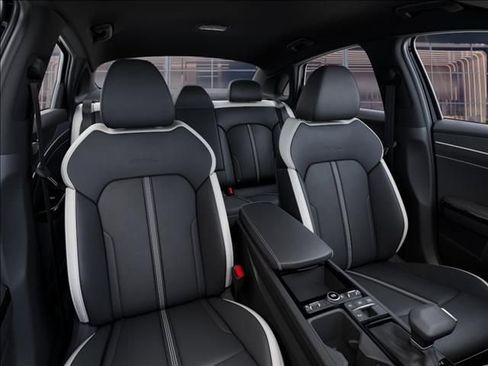 Used 2025 Kia K5 GT-Line image 17