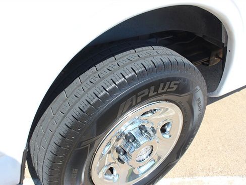 Used 2020 Chevrolet Express 3500 LT w/ LT Preferred Equipment Group RWD image 31