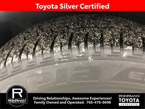 Certified 2017 Toyota Prius Three image 32