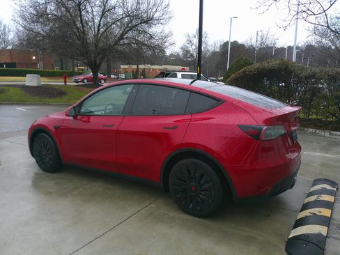 Used 2023 Tesla Model Y Long Range image 8