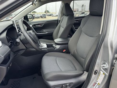Used 2025 Toyota RAV4 XLE FWD image 26