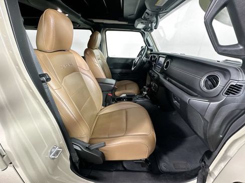 Used 2022 Jeep Wrangler Unlimited Sahara AWD/4WD image 29