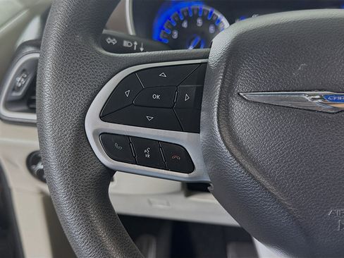 Used 2018 Chrysler Pacifica Touring Plus w/ Tire & Wheel Group image 14