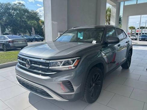 Certified 2023 Volkswagen Atlas Cross Sport SE w/ Black Wheel Package FWD image 1