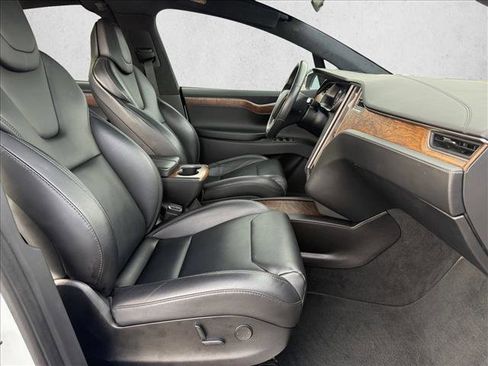 Used 2019 Tesla Model X Long Range image 11