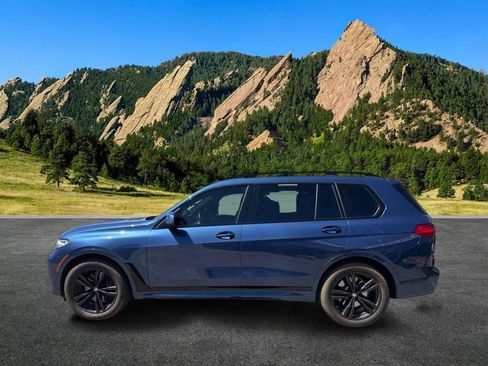 Used 2022 BMW X7 xDrive40i w/ M Sport Package AWD/4WD image 5