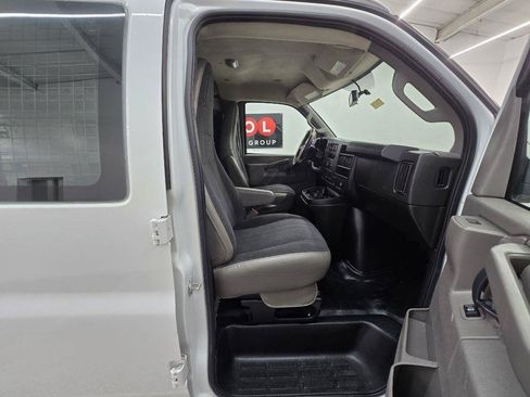 Used 2020 Chevrolet Express 2500 w/ Driver Convenience Package RWD image 17