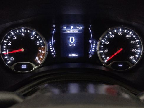 Used 2020 Jeep Renegade Latitude w/ Cold Weather Group AWD/4WD image 23