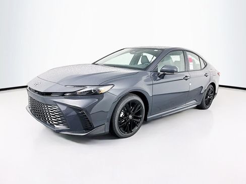 New 2026 Toyota Camry SE FWD image 3