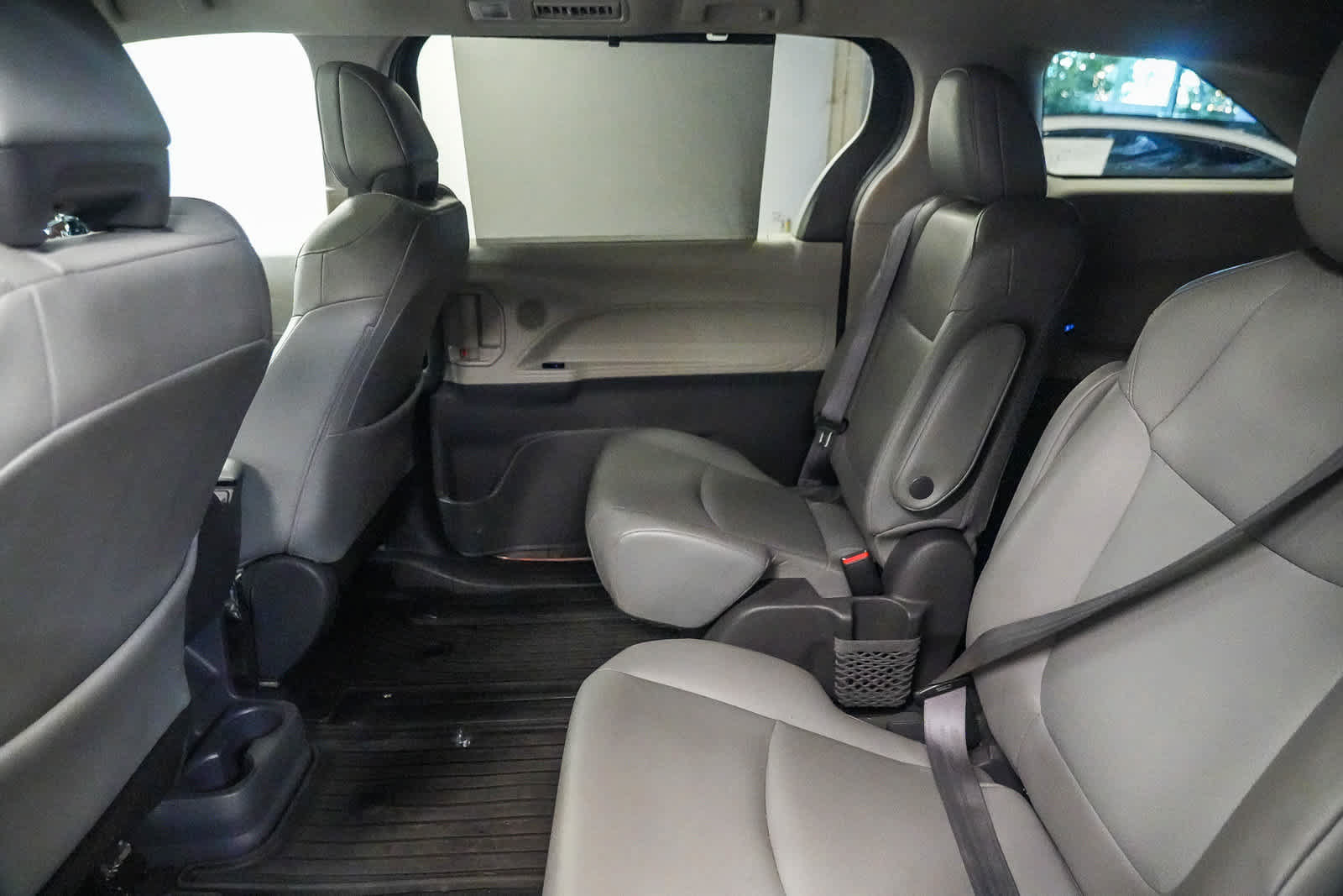 Used 2021 Toyota Sienna XLE AWD/4WD image 19