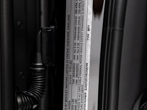 Certified 2024 Bentley Bentayga Extended Wheelbase image 50