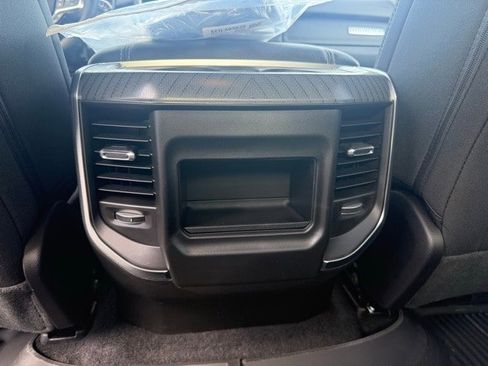 New 2026 RAM 1500 4x4 Crew Cab image 21