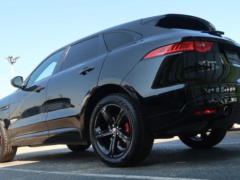 Used 2019 Jaguar F-PACE S AWD/4WD image 12