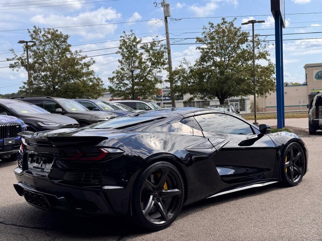 Used 2025 Chevrolet Corvette Z06 w/ Stealth Interior Trim Package RWD image 6