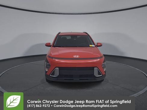 Used 2025 Hyundai Kona SEL FWD image 5