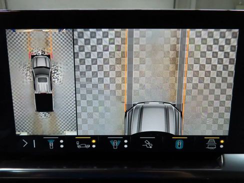 Used 2023 GMC Sierra 1500 SLT w/ SLT Premium Plus Package image 18