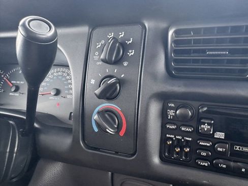 Used 2001 Dodge Ram 2500 Truck SLT image 25