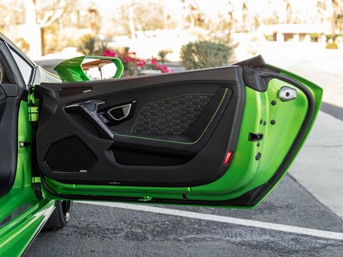 Used 2020 Lamborghini Huracan EVO image 22