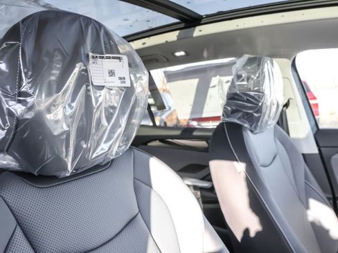 New 2026 Volkswagen Tiguan SE image 42