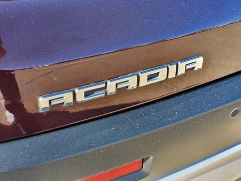 Used 2017 GMC Acadia SLT image 13