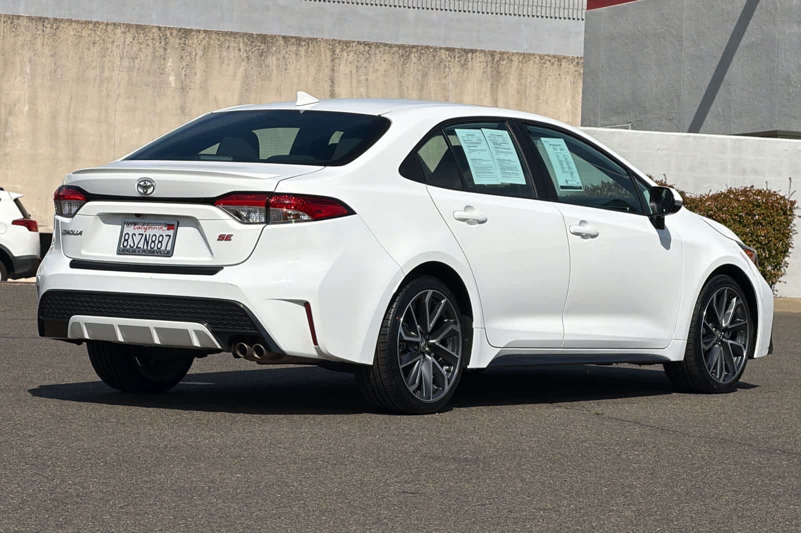 Used 2021 Toyota Corolla SE w/ SE Premium Package FWD image 2