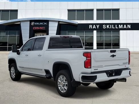 Used 2024 Chevrolet Silverado 2500 High Country w/ Technology Package AWD/4WD image 4