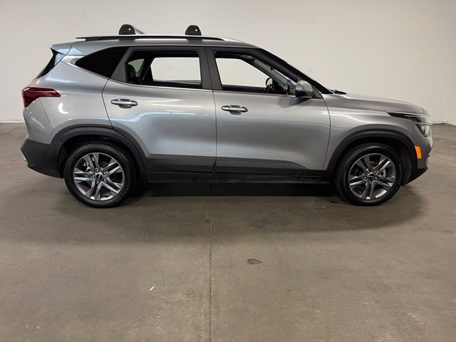 Used 2022 Kia Seltos S FWD image 2