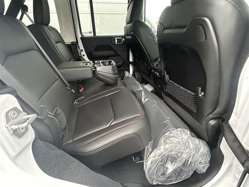 New 2026 Jeep Wrangler Unlimited Rubicon w/ Xtreme 35 Tire Package image 27