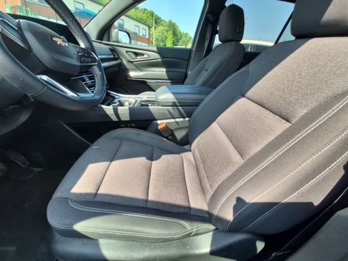 Used 2024 Chevrolet Traverse LT AWD/4WD image 11