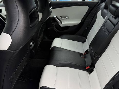 Used 2023 Mercedes-Benz CLA 250 4MATIC image 31