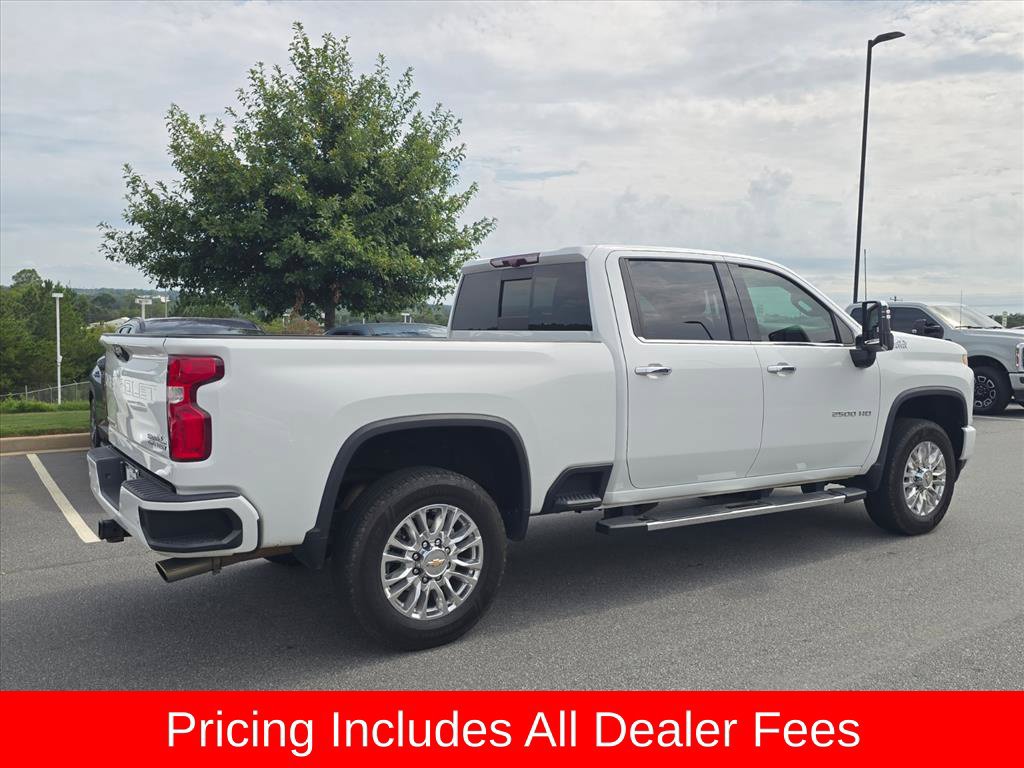Used 2022 Chevrolet Silverado 2500 High Country w/ Technology Package AWD/4WD image 3