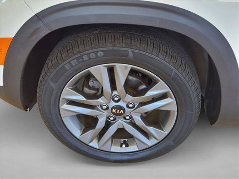 Used 2021 Kia Seltos S FWD image 25