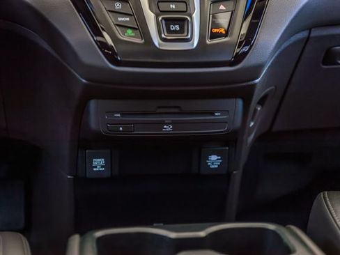 Used 2020 Honda Odyssey Elite image 45