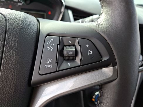 Certified 2022 Chevrolet Trax LT w/ LT Convenience Package image 24