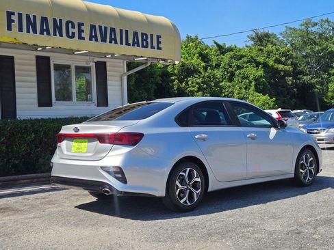 Used 2019 Kia Forte LXS FWD image 3