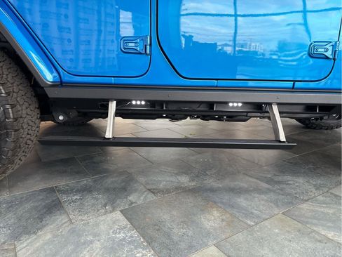 Used 2024 Jeep Wrangler Unlimited Rubicon 392 image 31