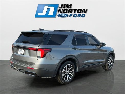 Used 2025 Ford Explorer ST-Line image 5