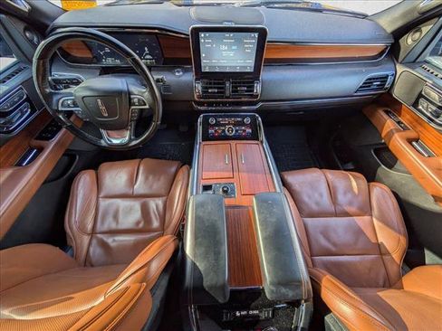 Used 2018 Lincoln Navigator Reserve w/ Technology Package image 10