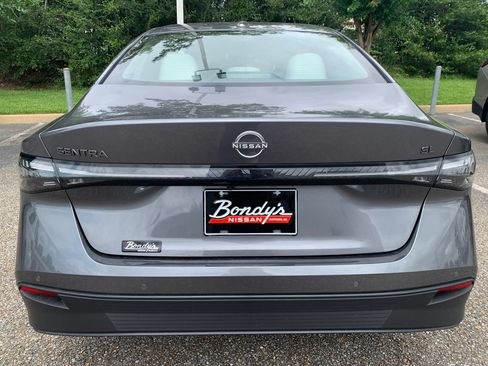 New 2026 Nissan Sentra SL w/ Floor Mat Package FWD image 4
