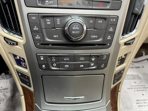 Used 2011 Cadillac CTS Luxury image 19